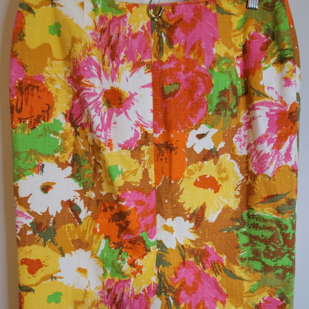 Skirt - Picture 2 of 2